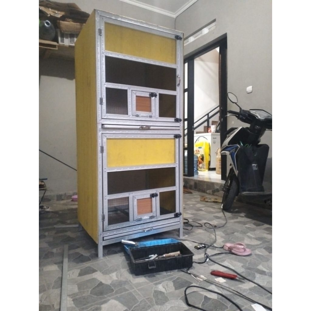 kandang macan / merpati 2 pintu hollo baja ringan ( khusus Jawa barat dan Jabodetabek )