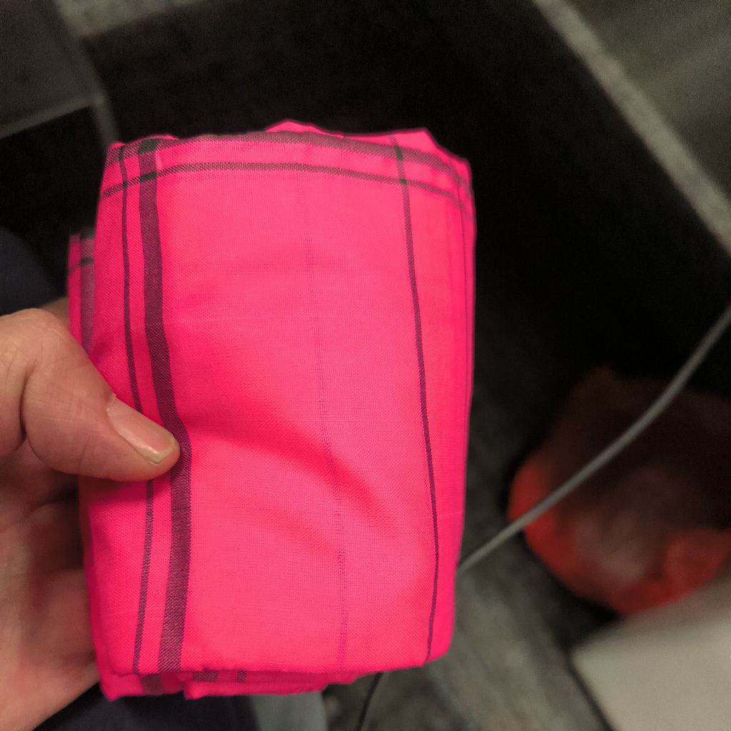 Sutera Bugis Sarung Tenun Khas Sulawesi Selatan 2