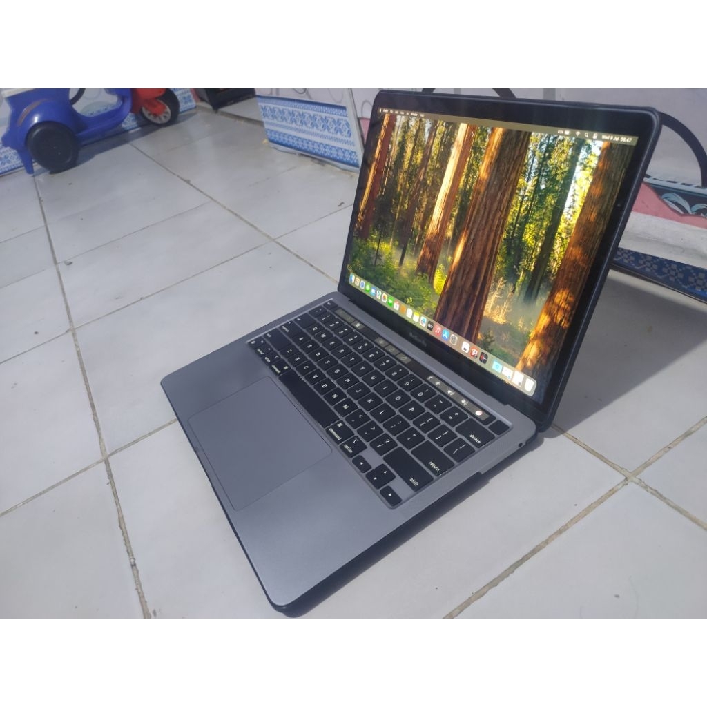 Macbook pro M1 8/512 Gb normal lancar