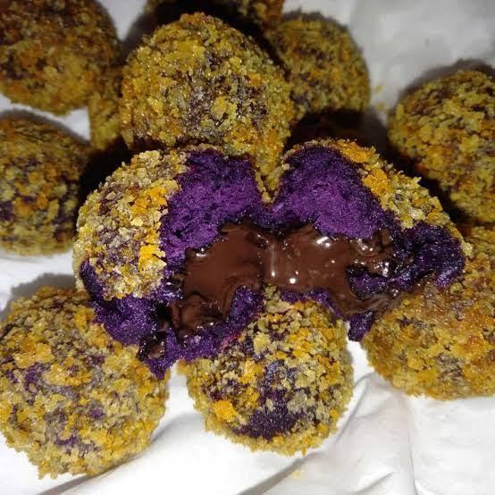 

BOLA UBI UNGU COKLAT KEJU LUMER ISI 10