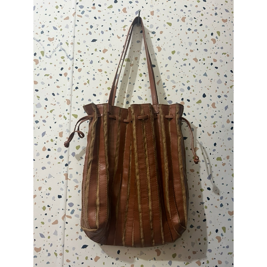 KAYNN MEDIUM PLEATS PRELOVED