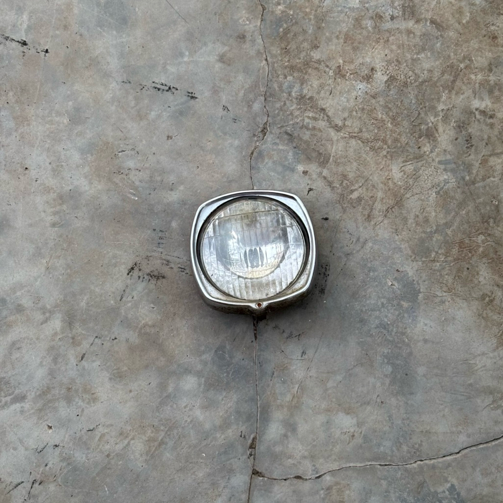 Lampu V75