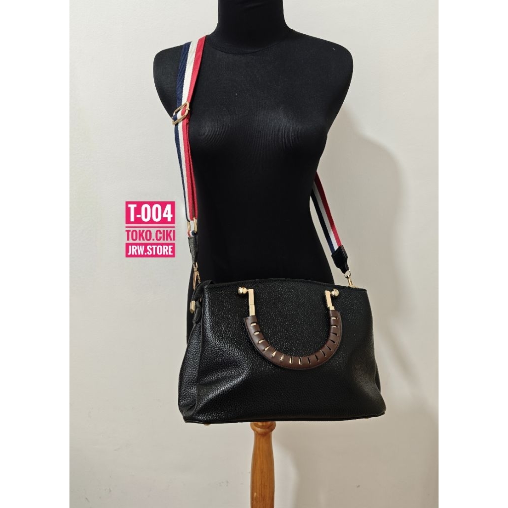(T-004) PRELOVED TAS TANGAN SELEMPANG HITAM WANITA CEWE PEREMPUAN