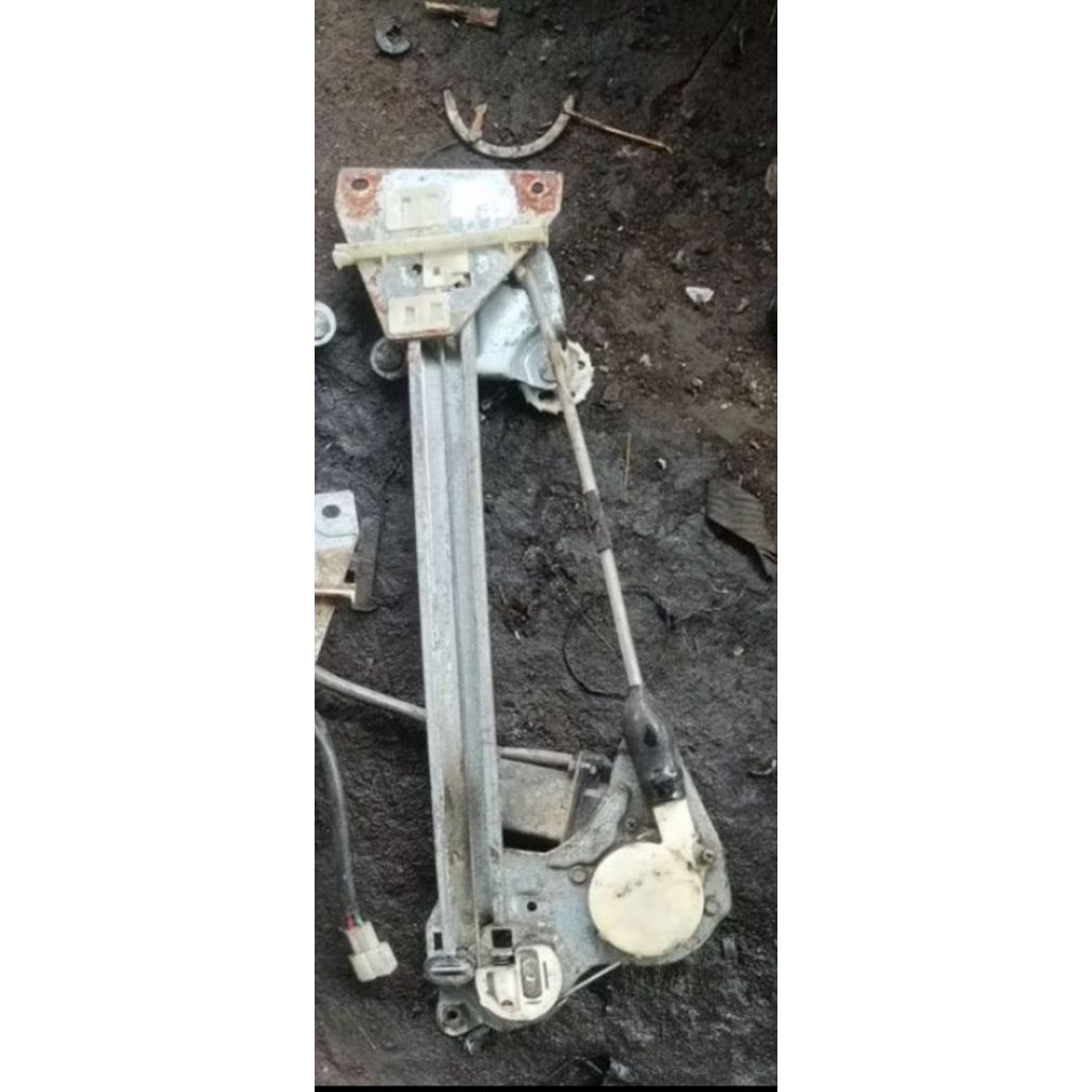 regulator power window kanan belakang mazda familia lantis lynx