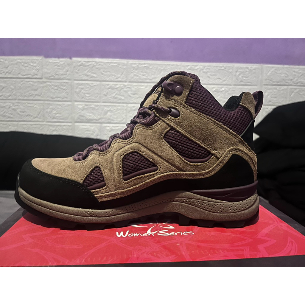 Sepatu Hiking Eiger Women Series