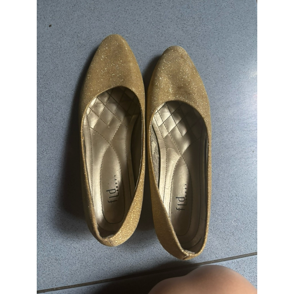 PRELOVED HEELS WANITA LANCIP WARNA GOLD