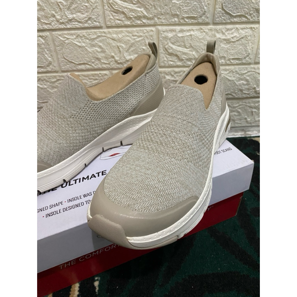 Skechers Arch Fit Women (BARU)