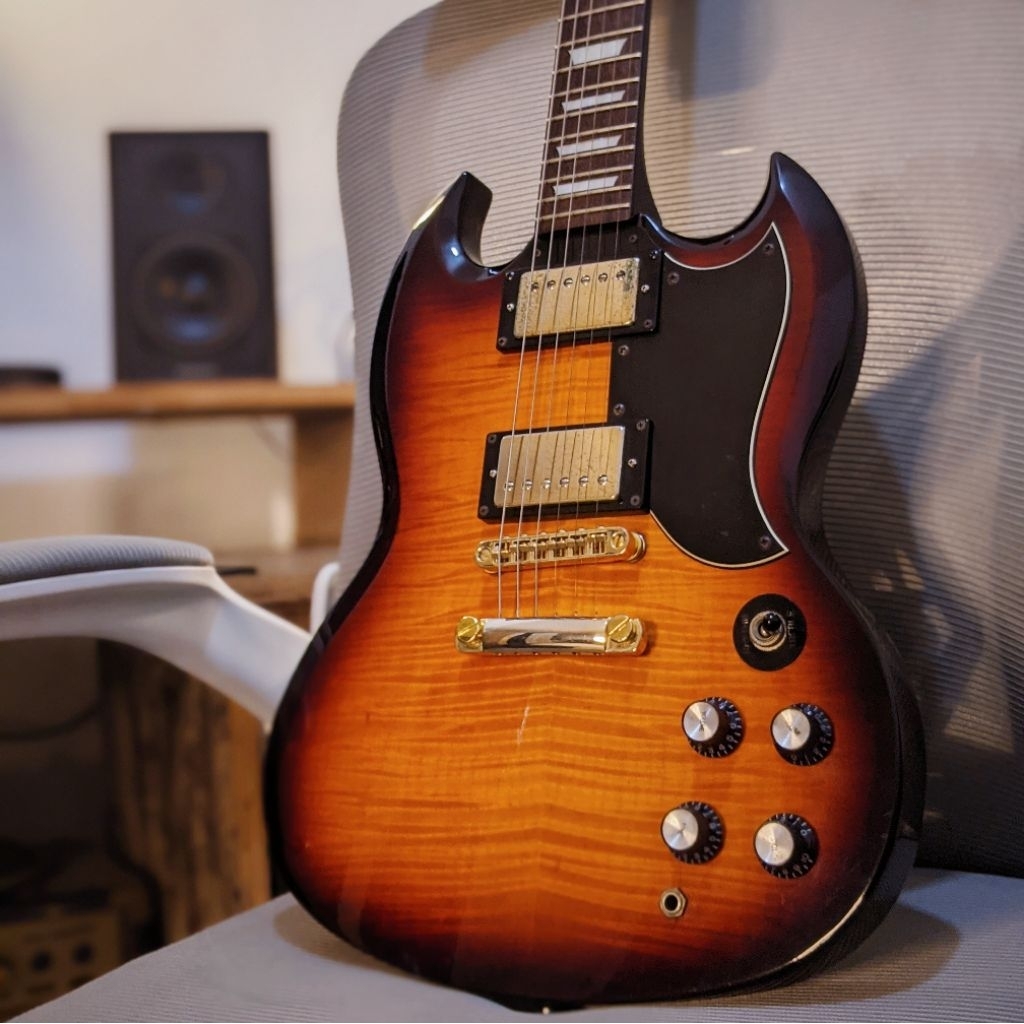 (SOLD) Epiphone SG 400 Deluxe Flame Maple Top