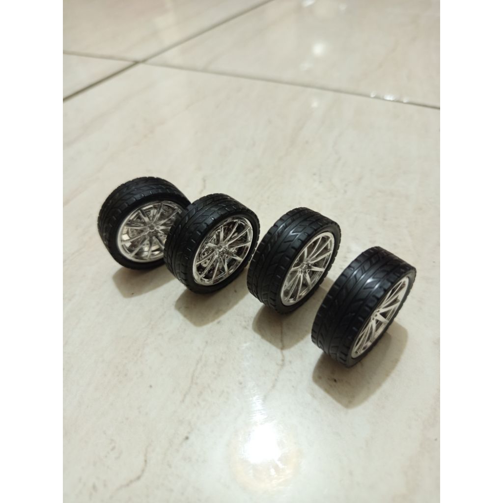 Mainan anak Ban karet miniatur bus RKC satu set