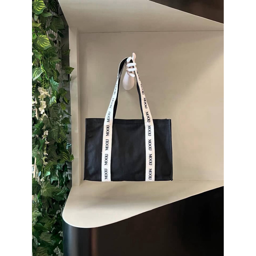 MOOIJ Lady Canvas Tote Bag - Color Black in White Strap