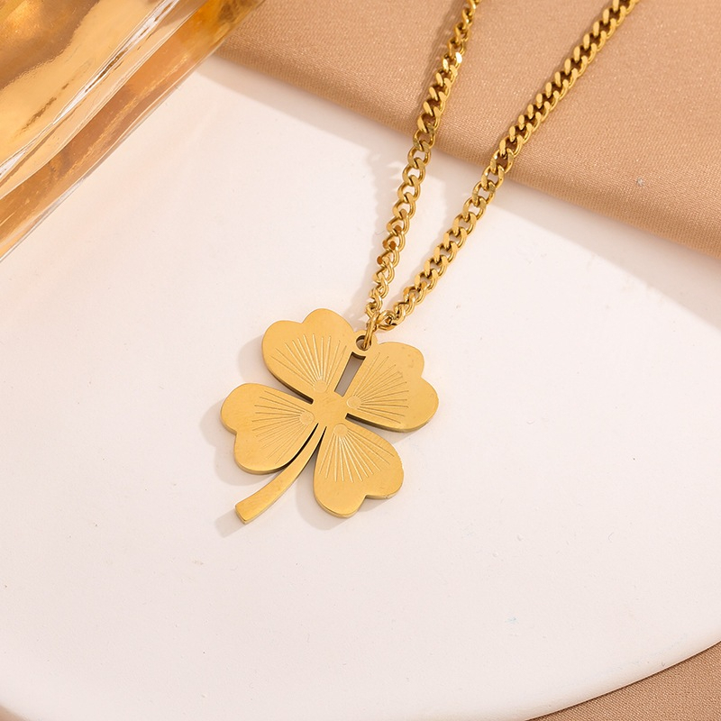 Kalung Wanita Semanggi Hijab Rantai Sisik Titanium