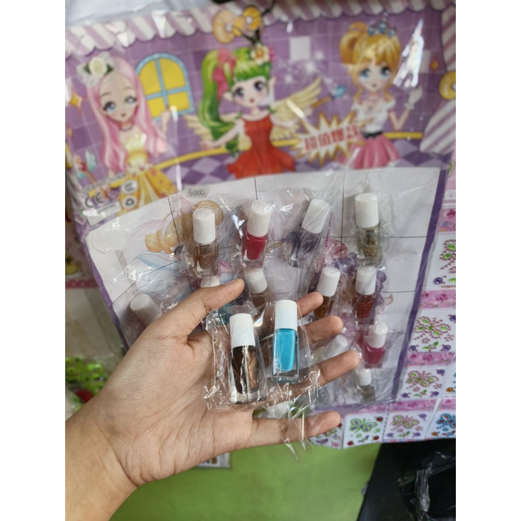 kutek kecil warna bisa dijual (3.000)