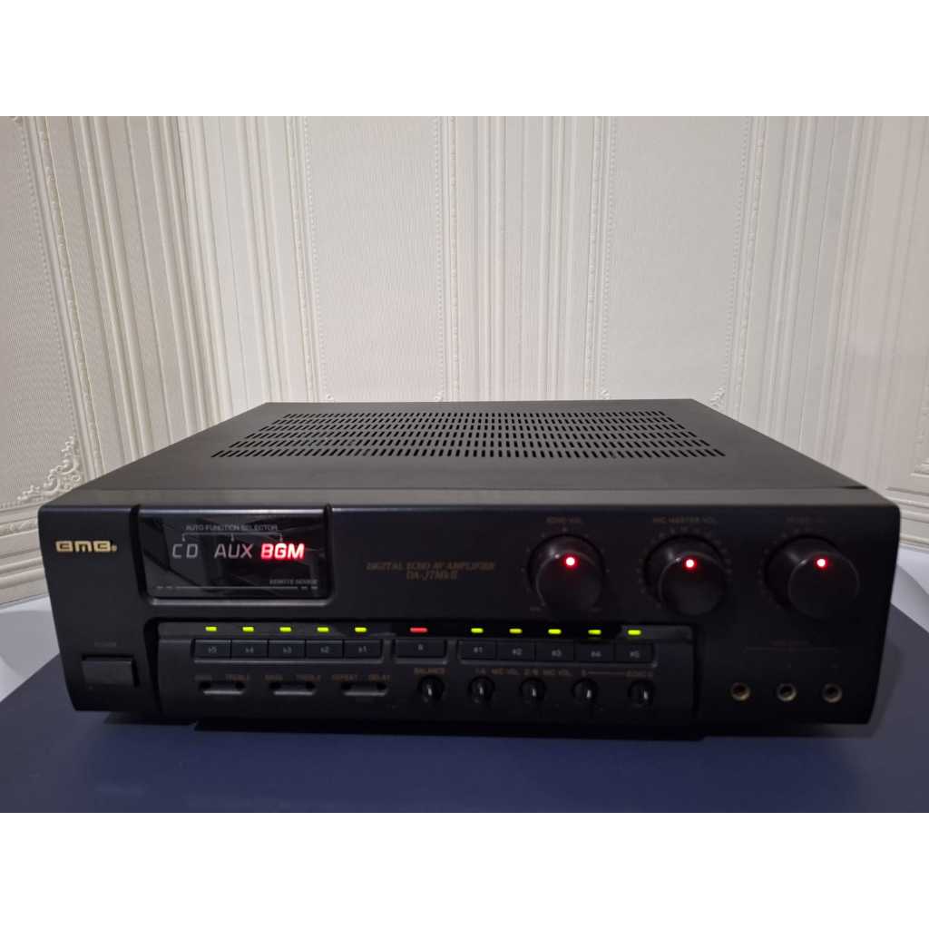 Amplifier karaoke bmb bekas