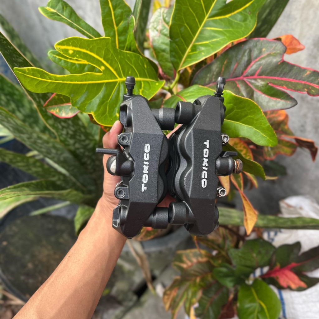 KALIPER TOKICO GSX 750CC KANAN & KIRI PICT 108MM SET BREKET PNP SHOCK NINJA
