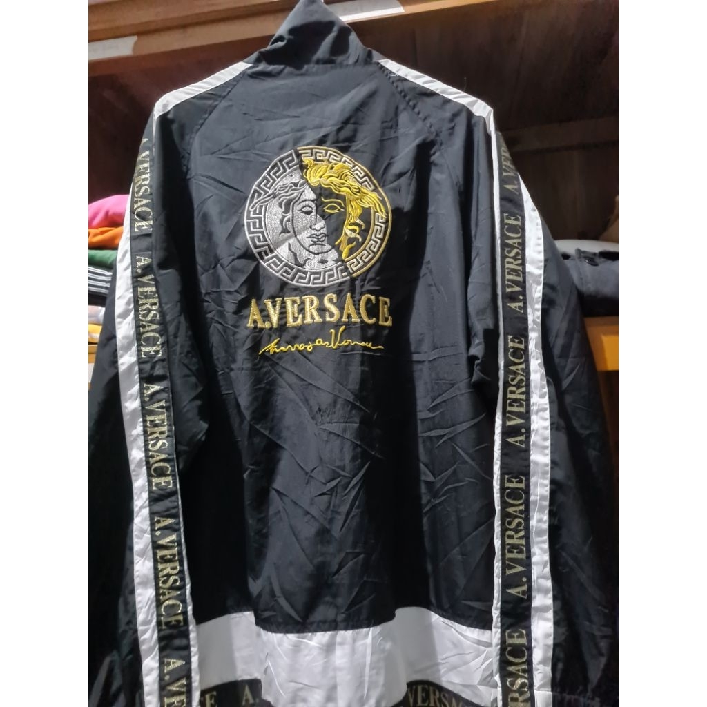 vintage jaket versace second,vintage jaket versace preloved