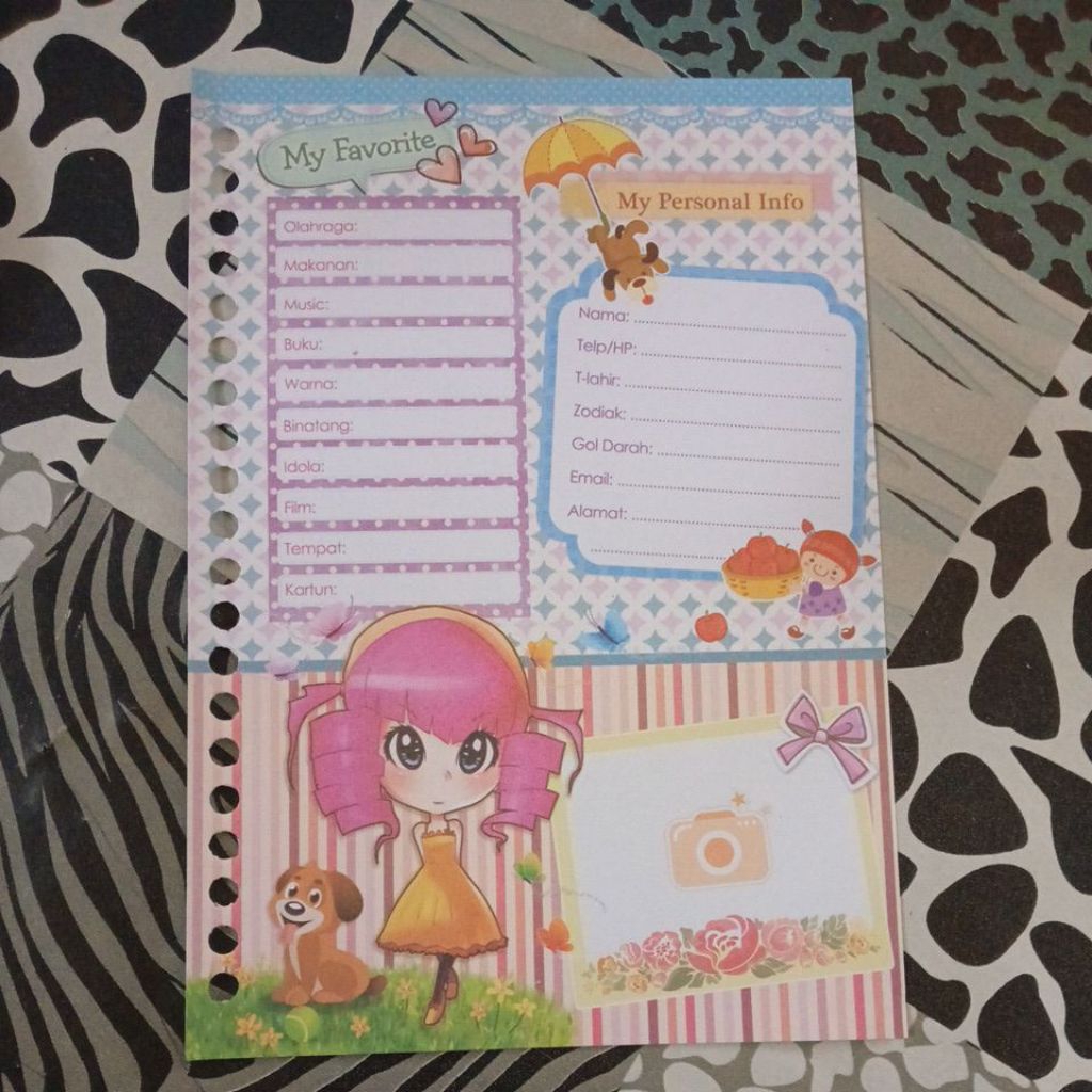 

Kertas Binder Biodata By Felicia