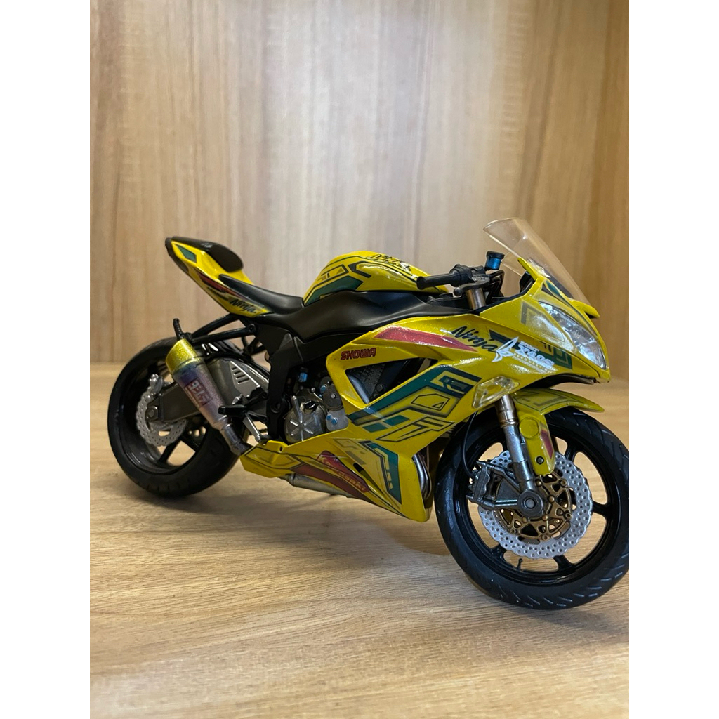 diecast miniatur motor kawasaki zx636 gundam skala 1/12 automaxx