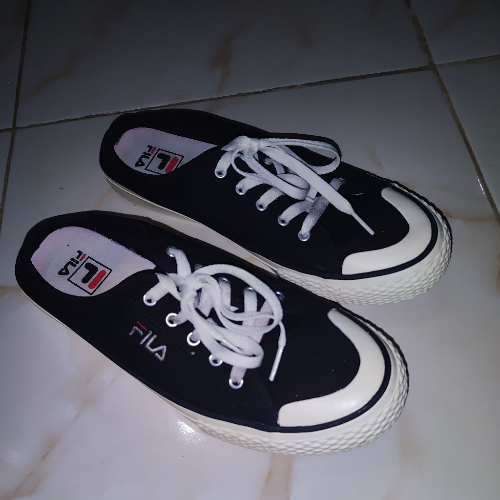 Sandal Sepatu Fila