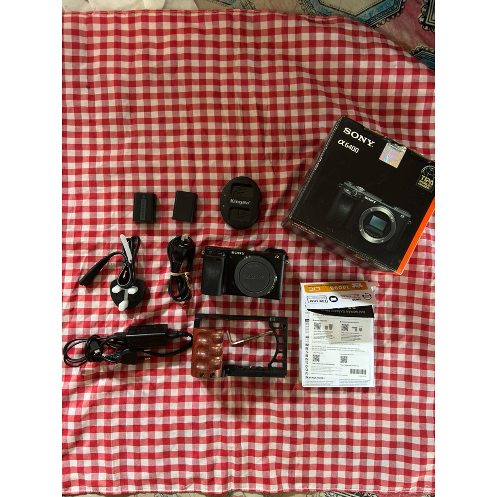 Sony A6400 second like new