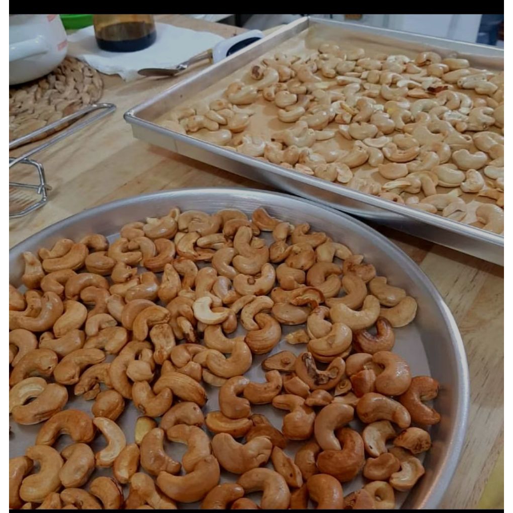 

kacang mede matang utuh