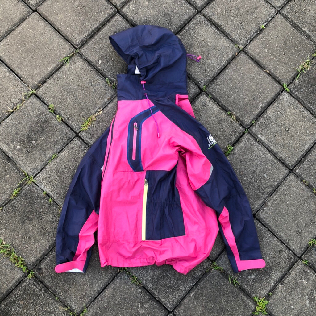 outdoor treksta gorpcore waterproof second bekas arcteryx