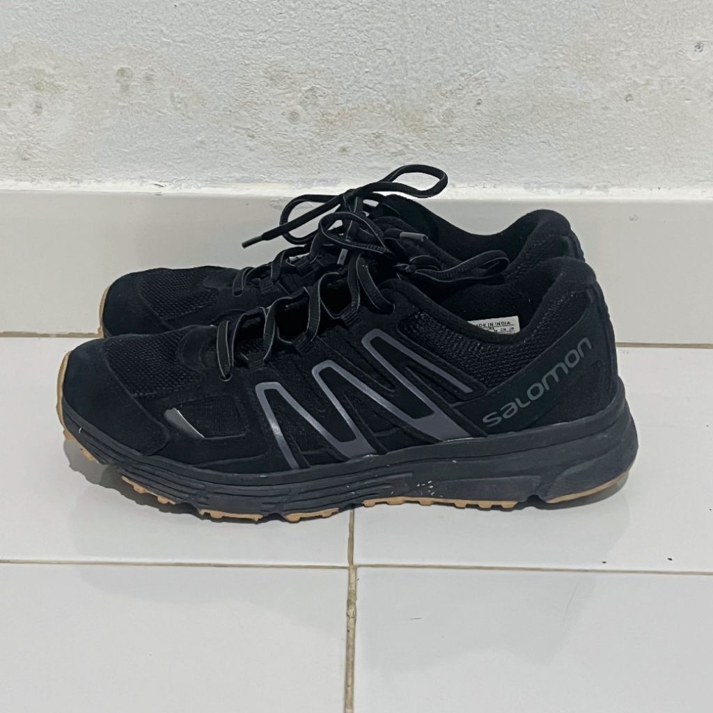 Sepatu SALOMON X-Mission 4 Suede Black