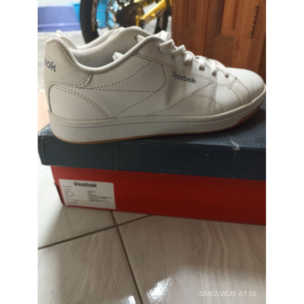 Sepatu Reebok Preloved