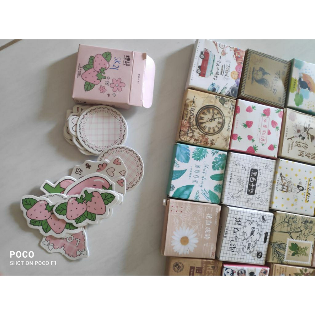 

25 kotak sticker aesthetic vintage scrapbook (cuci gudang)