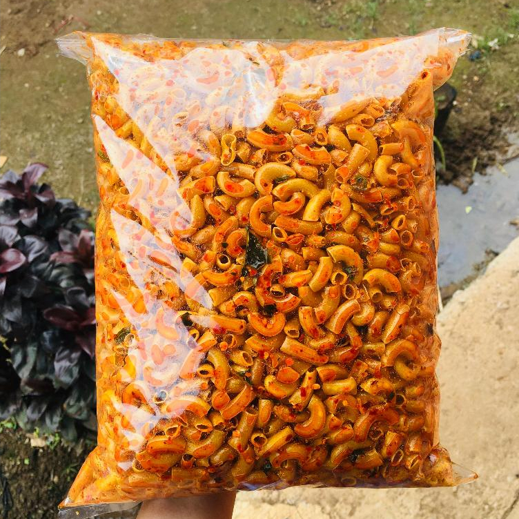 

Makaroni Cikruh Pedas Daun Jeruk 250 g/Makaroni Bantet Pedas Cemilan Enak