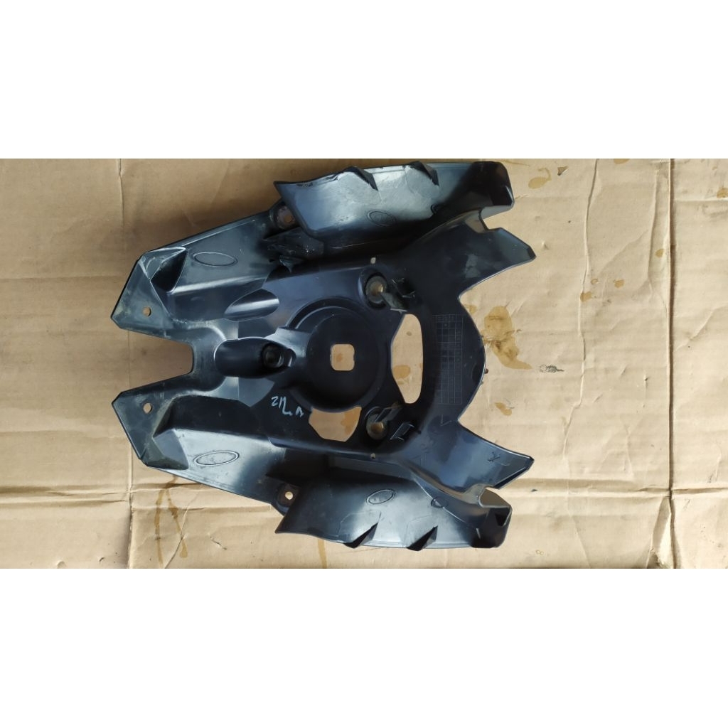 cover batok lampu depan Vixion new bagian dalam 2013-2014 bekas original