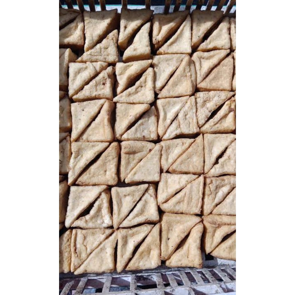 

tahu coklat segitiga 500g(isi 10pcs)