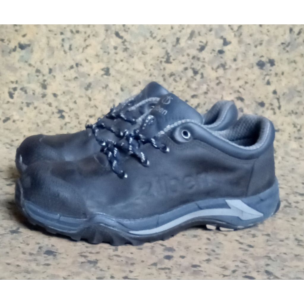 Ziben sepatu safety material kulit size 40 second
