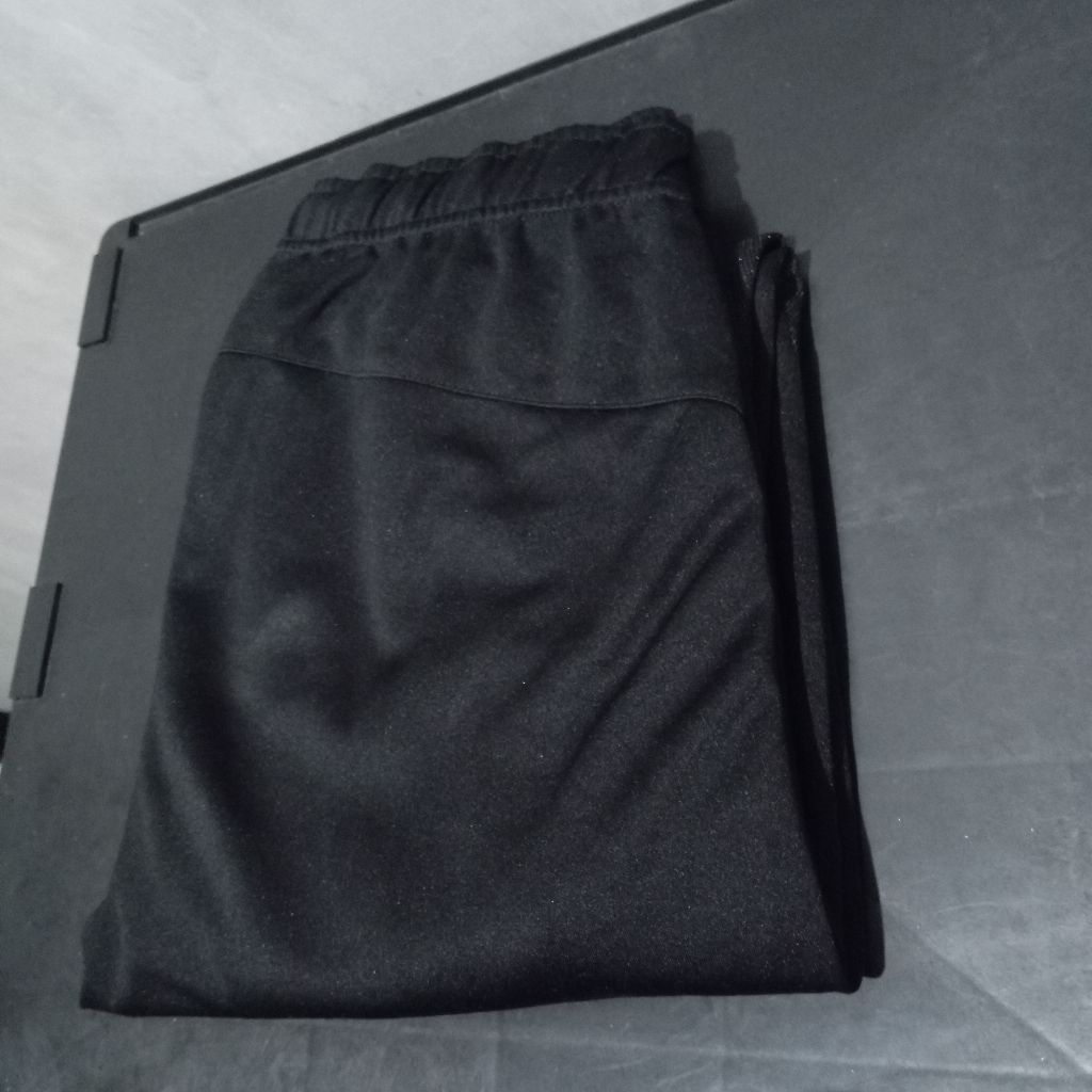 Celana Training Olahraga Wanita Hitam 29