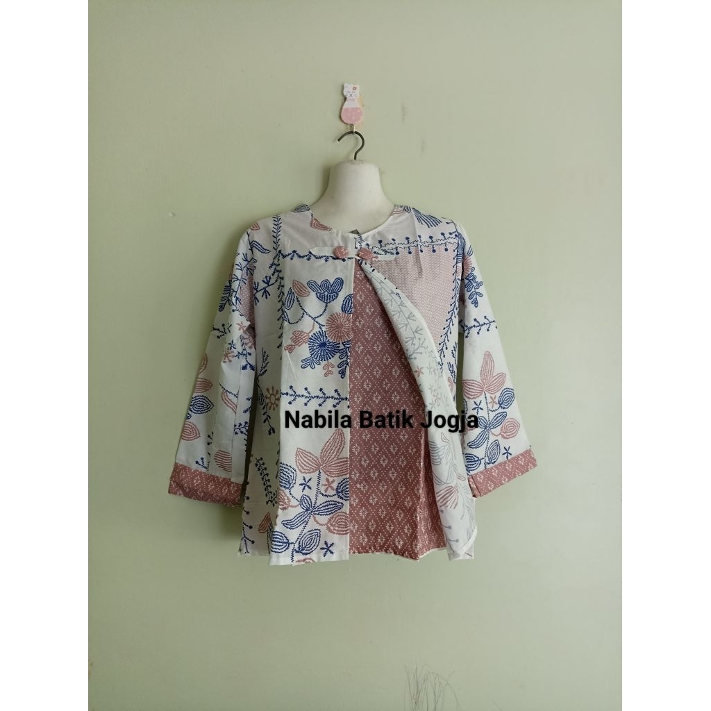 Blus batik lengan panjang/ Blus bolero ritsleting belakang.Blus lengan panjang tanpa krah. Seragam b
