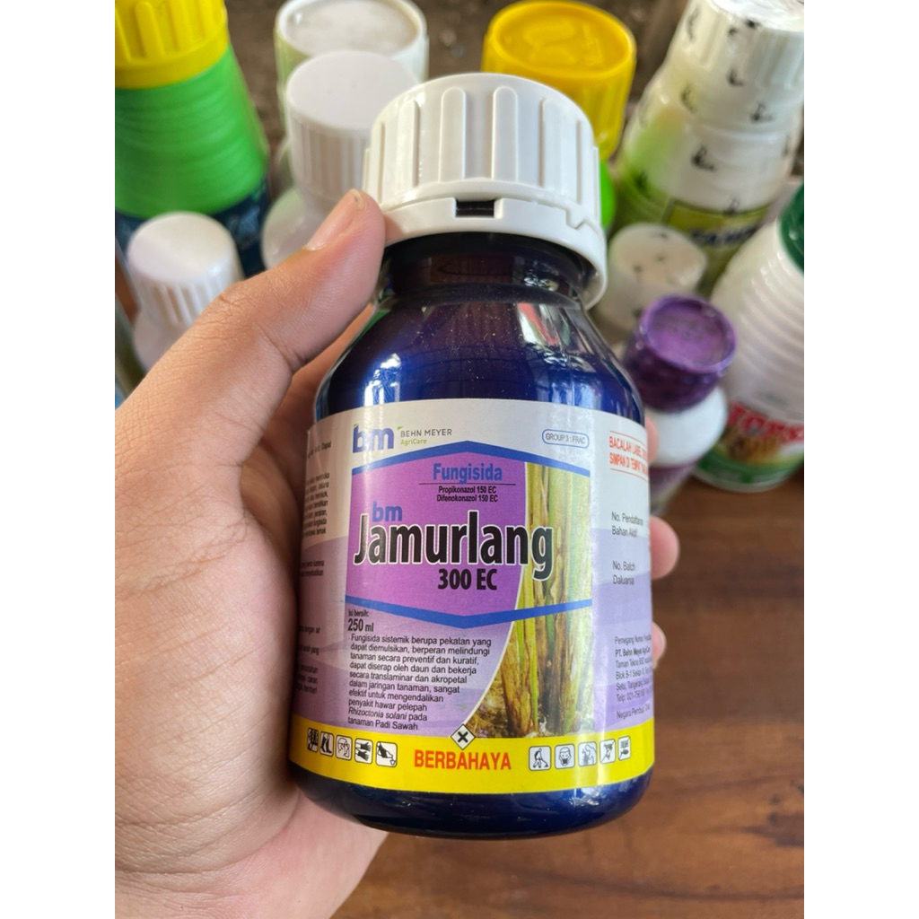Fungisida BM Jamurlang 300 EC 250 ML