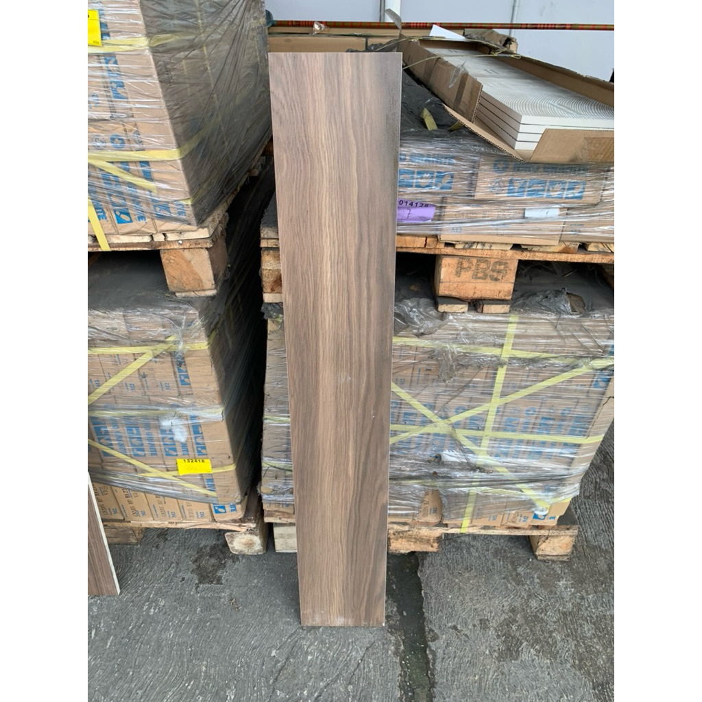 Niro Granite lantai 20x120cm GNX 05