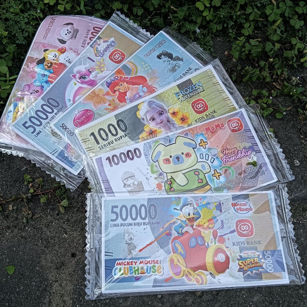 1 Sachet Mainan Uang Uangan Gambar Karakter Kartun Lucu  Duit Duitan 7x14cm
