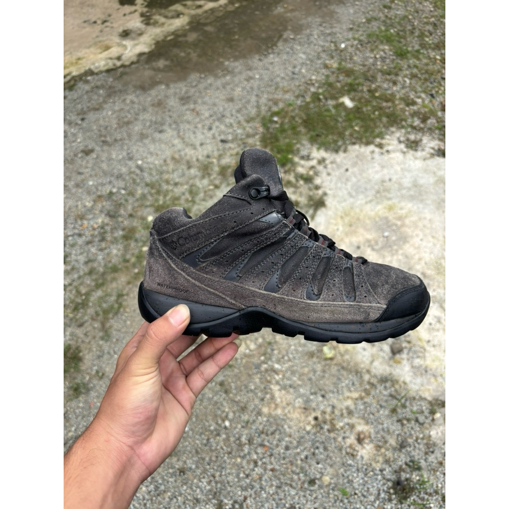sepatu hiking gunung mendaki Columbia