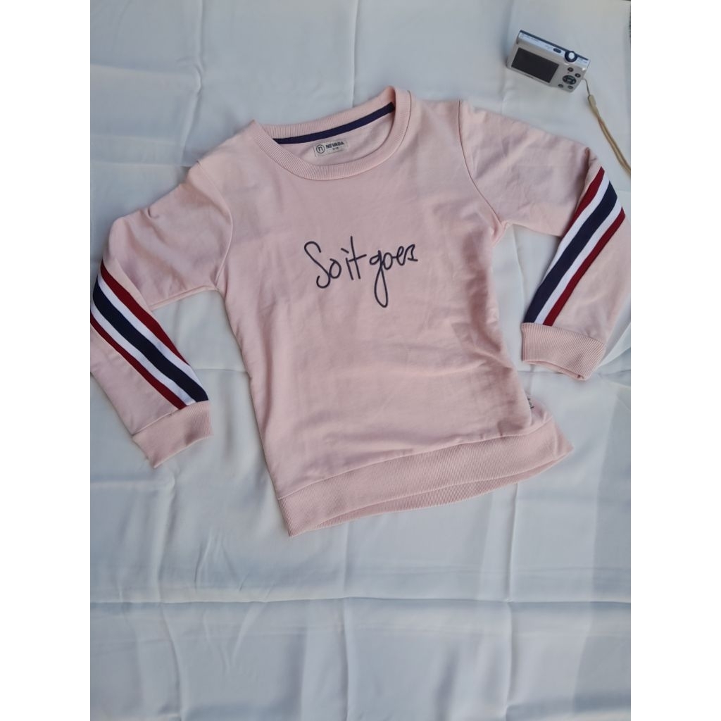 sweater nevada preloved