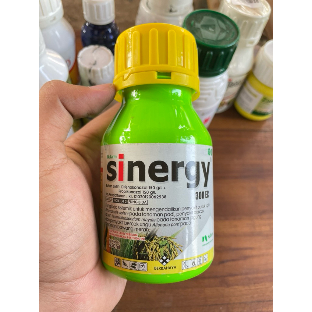 Fungisida Sinergy 300 EC 250 ML