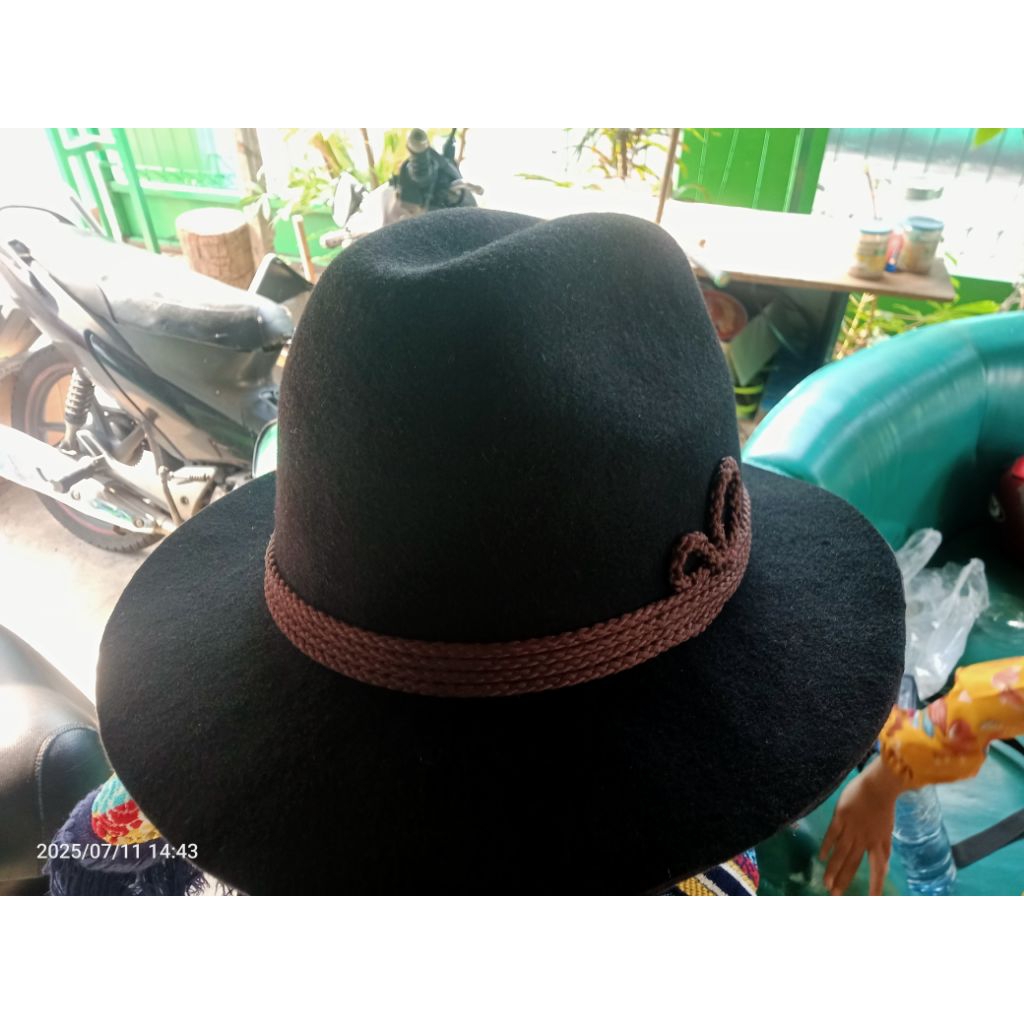 Topi laken Koboi Marlboro 100% wol import