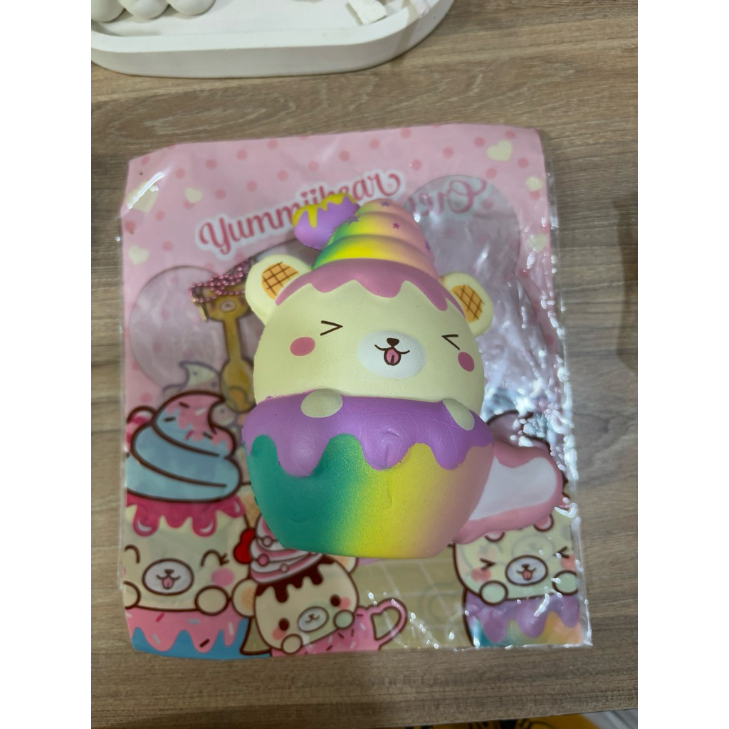 Yummibear Cup Squishy (Cracks)