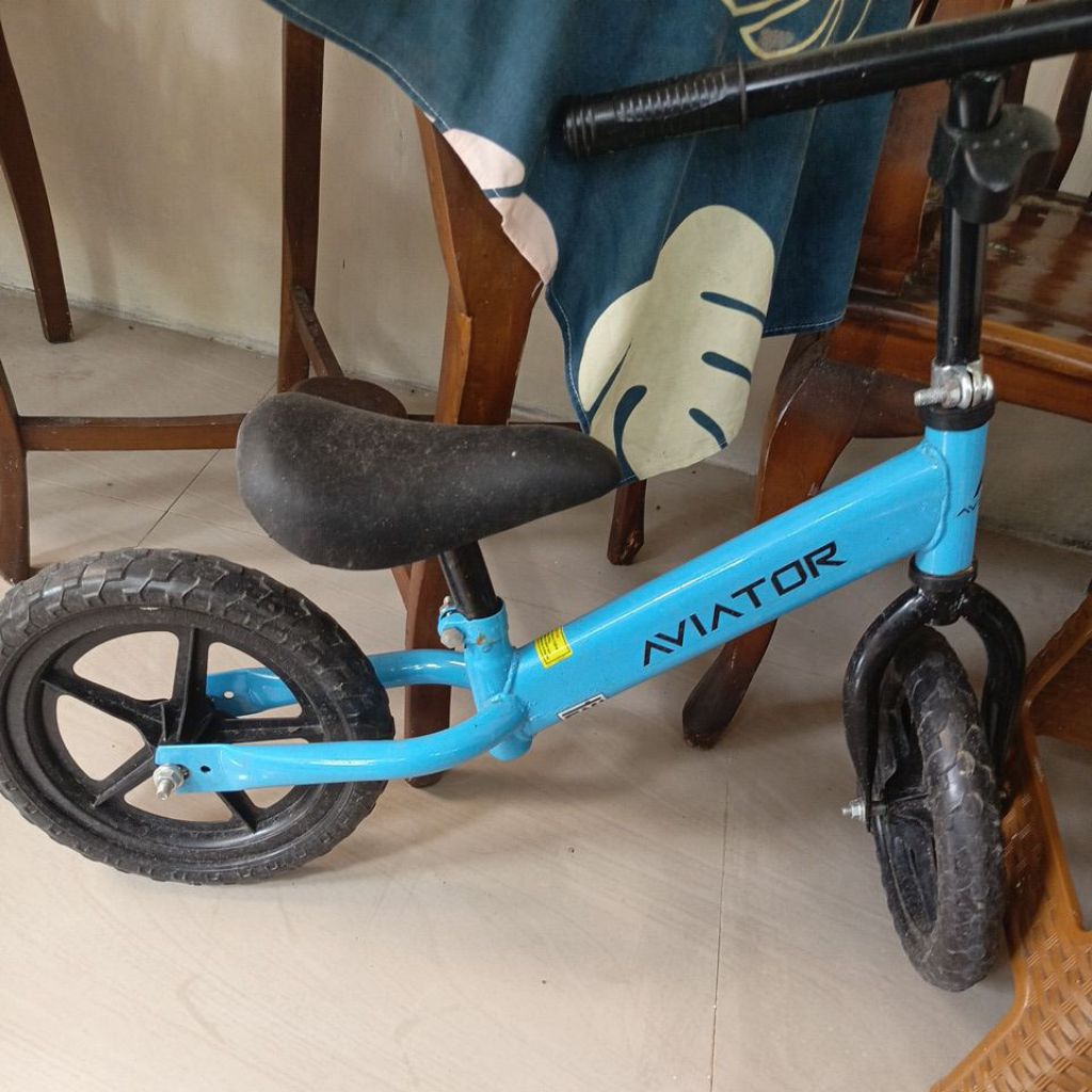 Preloved Sepeda balance bike anak 1-4 tahun