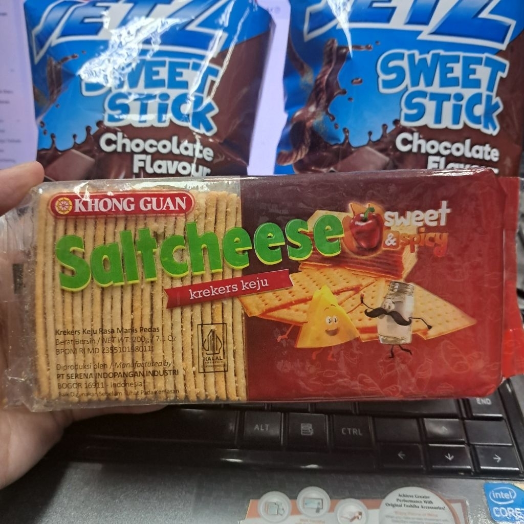 

KHONG GUAN Saltcheese Biskuit Sweet and Spicy 200 g