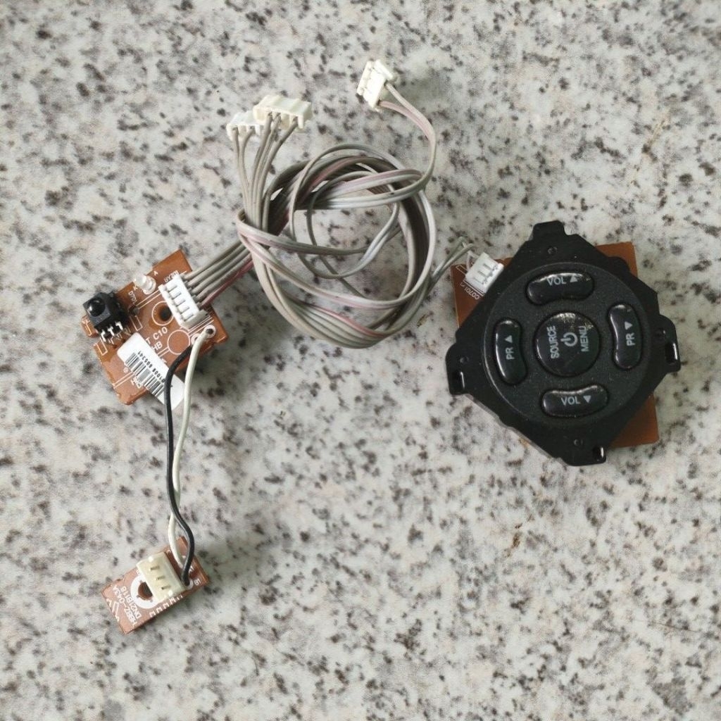 sensor remot + tombol tv polytron PLD 32b1550 copotan panel pecah