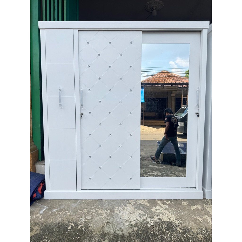 Lemari Jumbo + Tempat Hijab / Lemari Sliding Jumbo