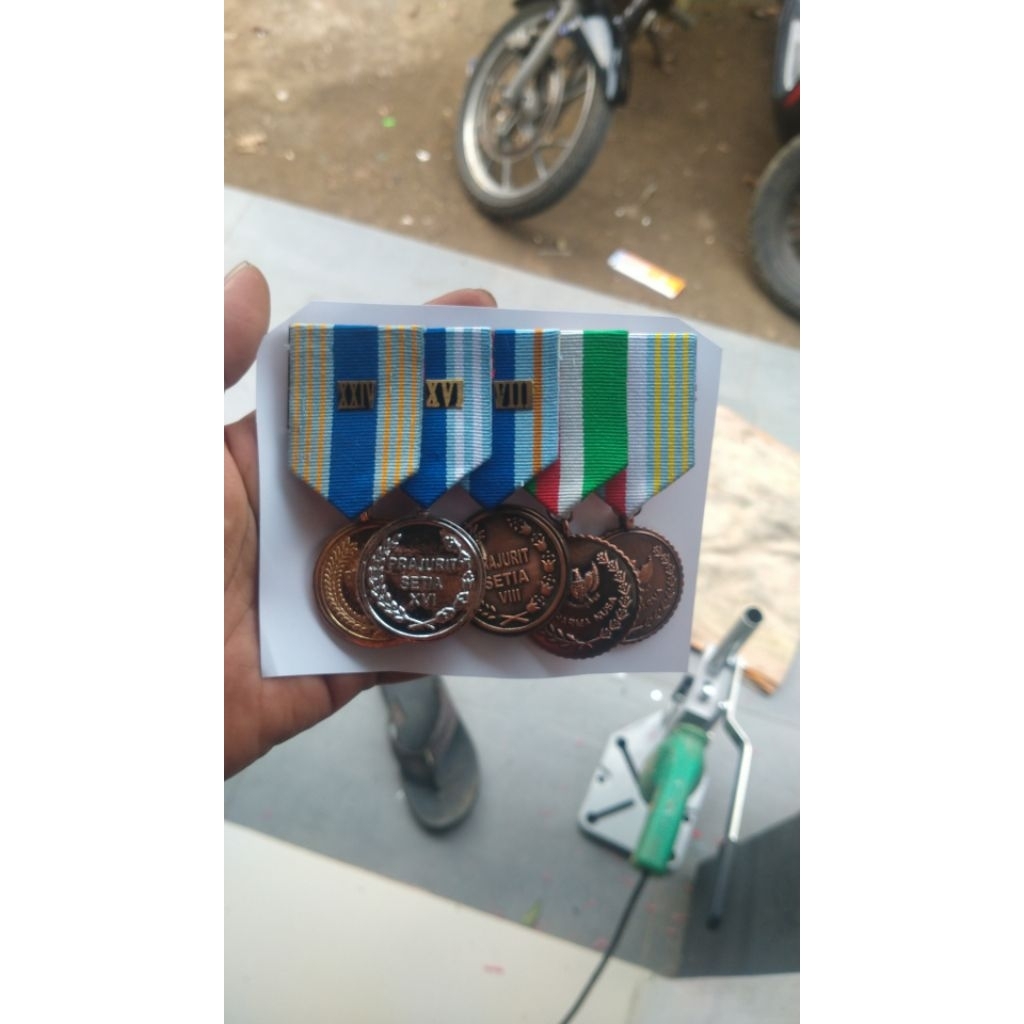 

pita jasa PDU atau medali Tni 8 16 24 darmanusa wiradarma