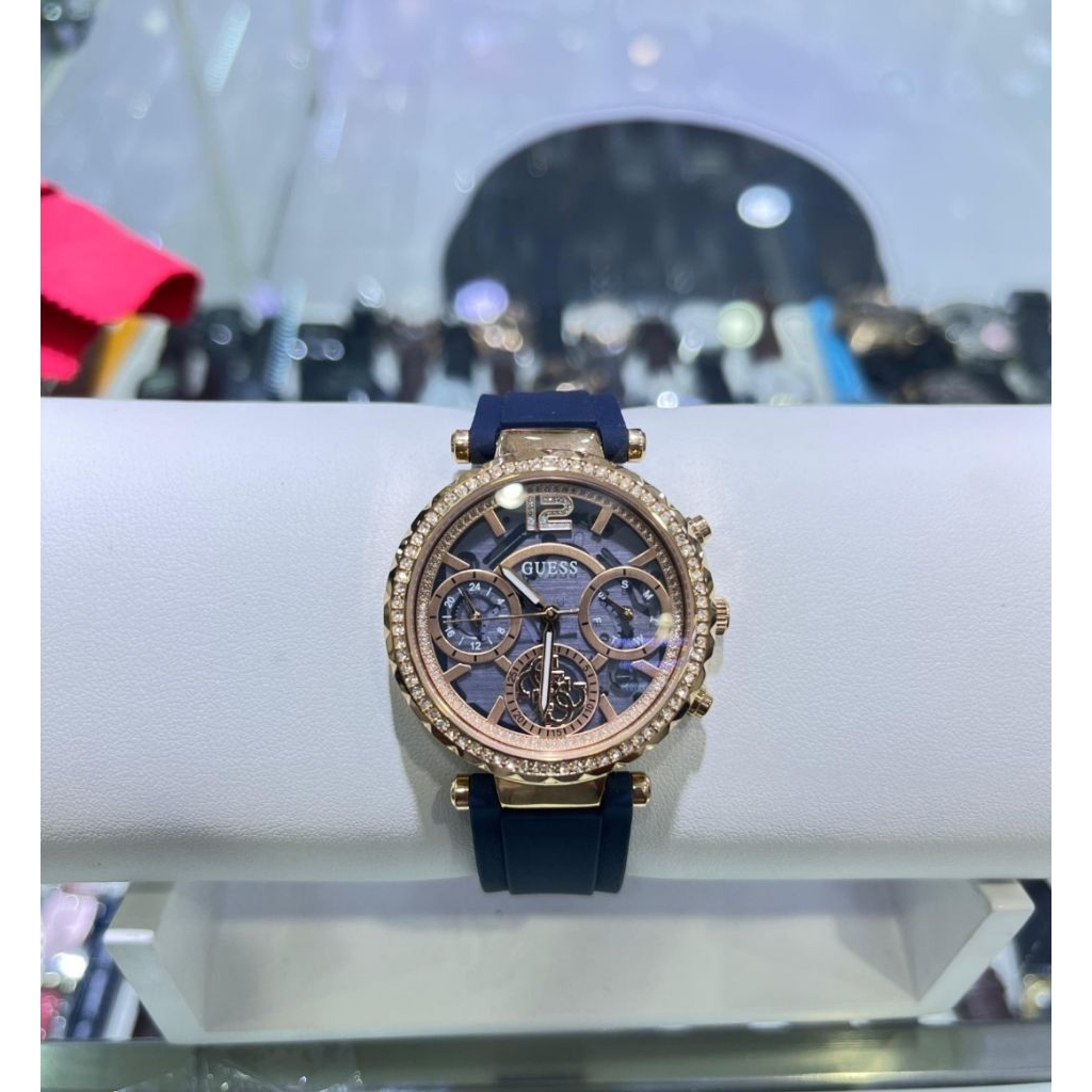 Jam Tangan Wanita Guess Strap Silikon Biru GW0484L2