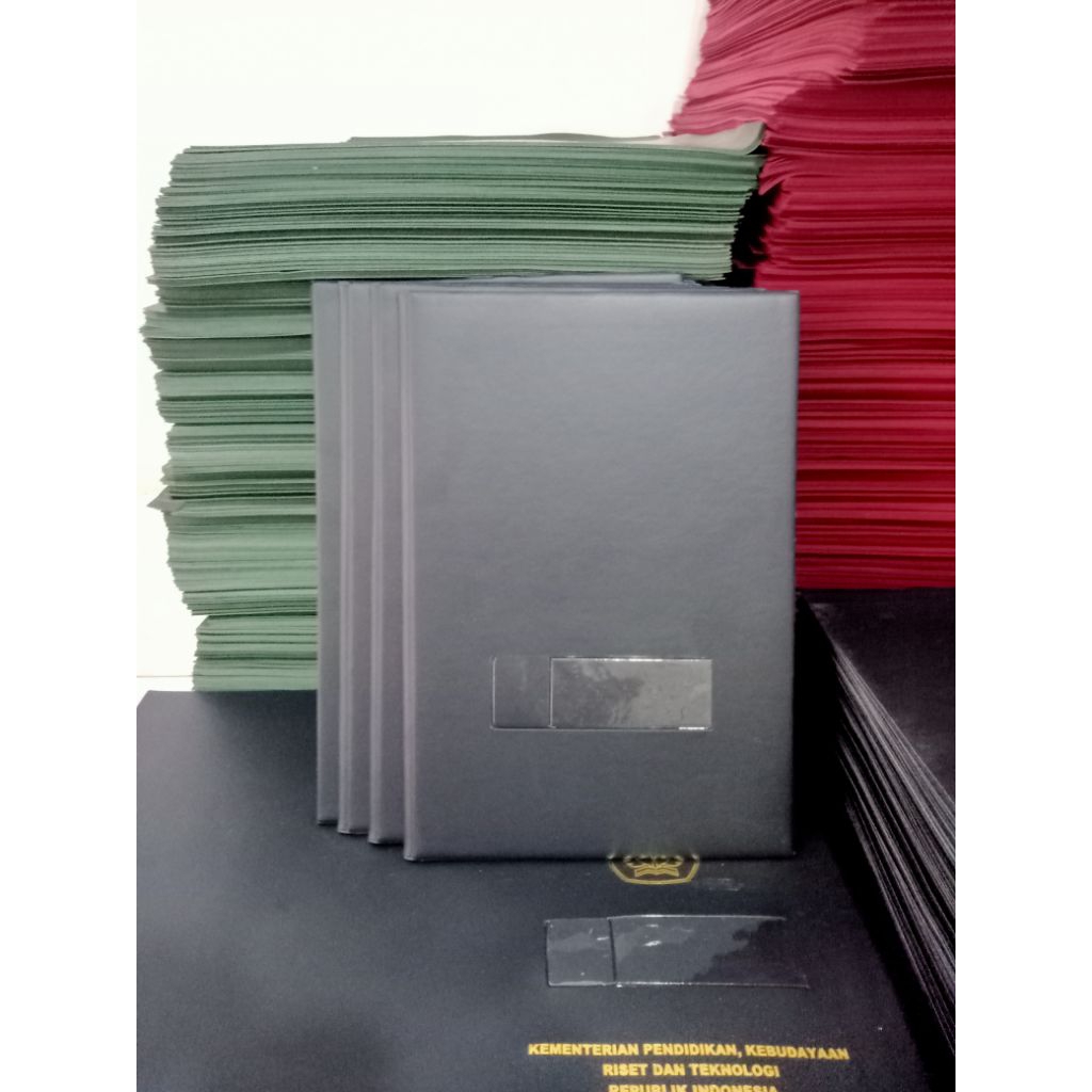 

Map Polos || Sampul Polos, Isi 4 Lembar (Biru Dongker)