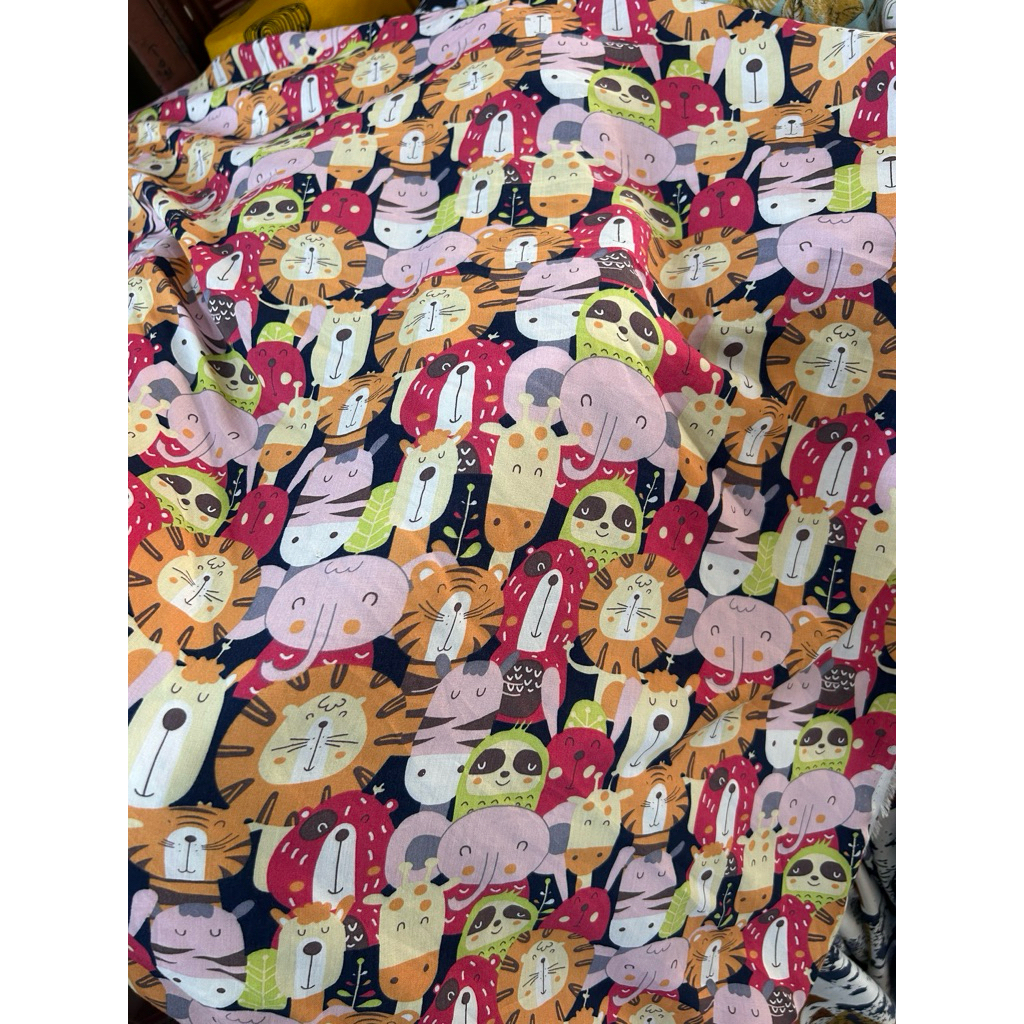 KAIN KATUN RAYON MOTIF ABSTRAK
